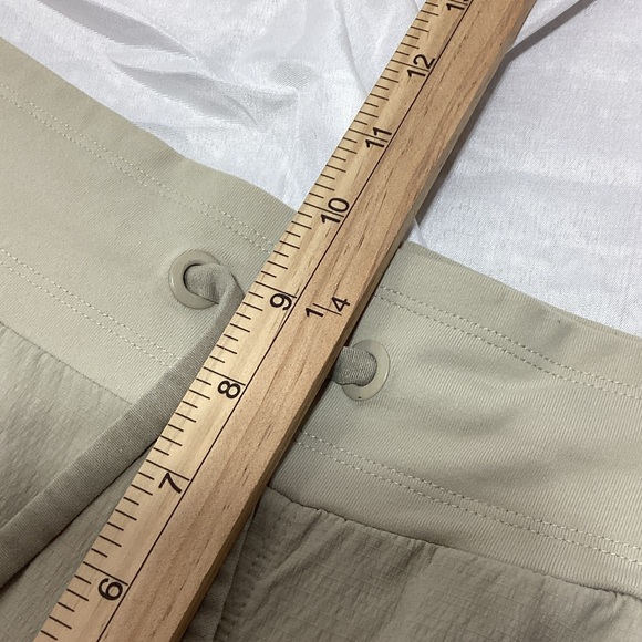 Athleta Tan Trekkie North Jogger Pants size 10 - Picture 11 of 14